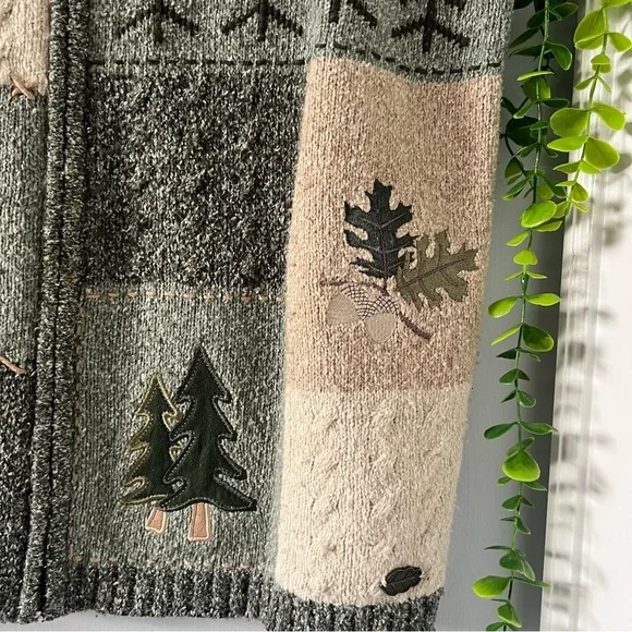 Northern Reflections Green and Cream Patchwork Zip Sweater Vest - Picture 3 of 7